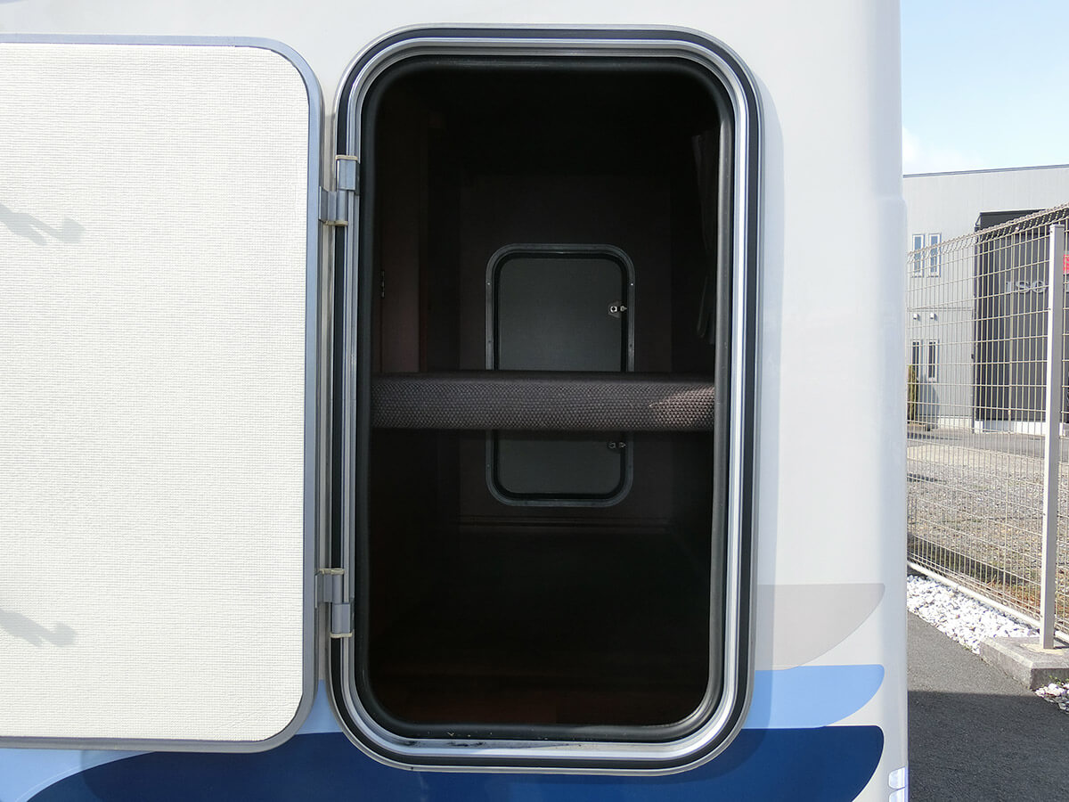 Cresson:Rear storage