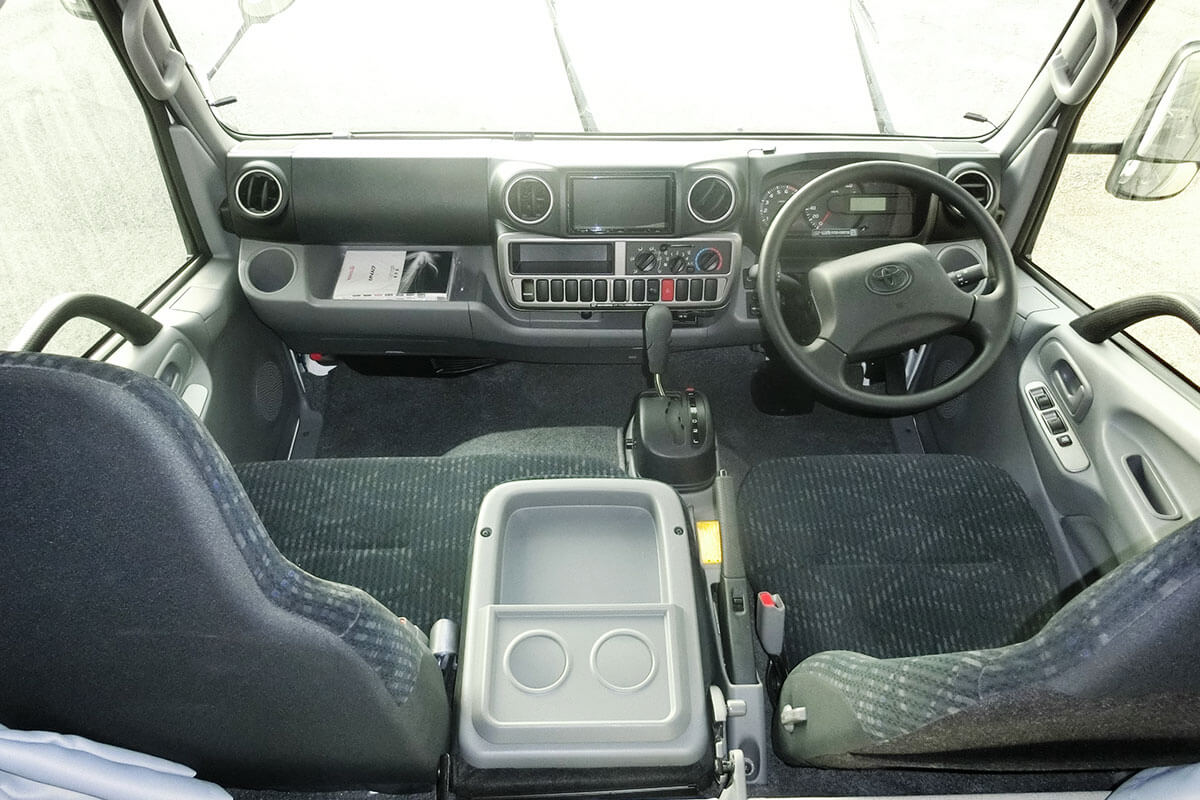 King-legend:Driver's seat (in a car)