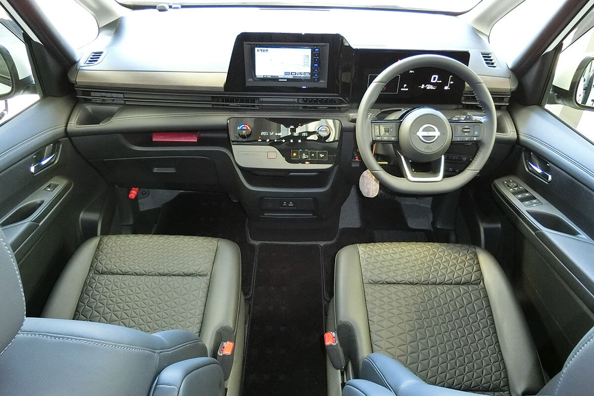 Serena camper:Driver's seat (in a car)